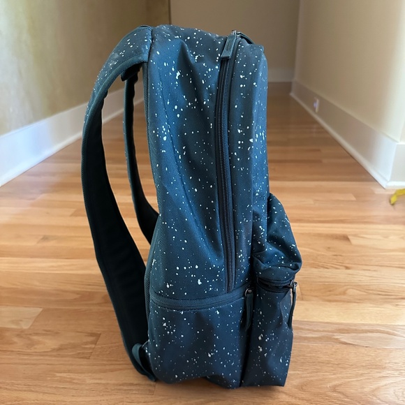 Nike Speckle Paint Splatter Green White Backpack - Picture 3 of 15